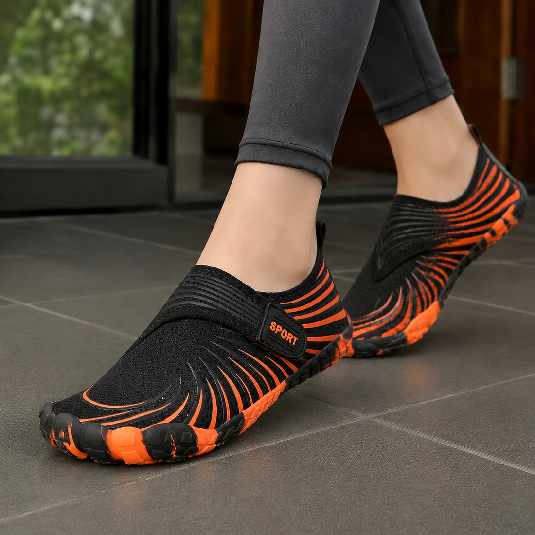 Casale Five-Toe Aqua Shoes - Black Orange