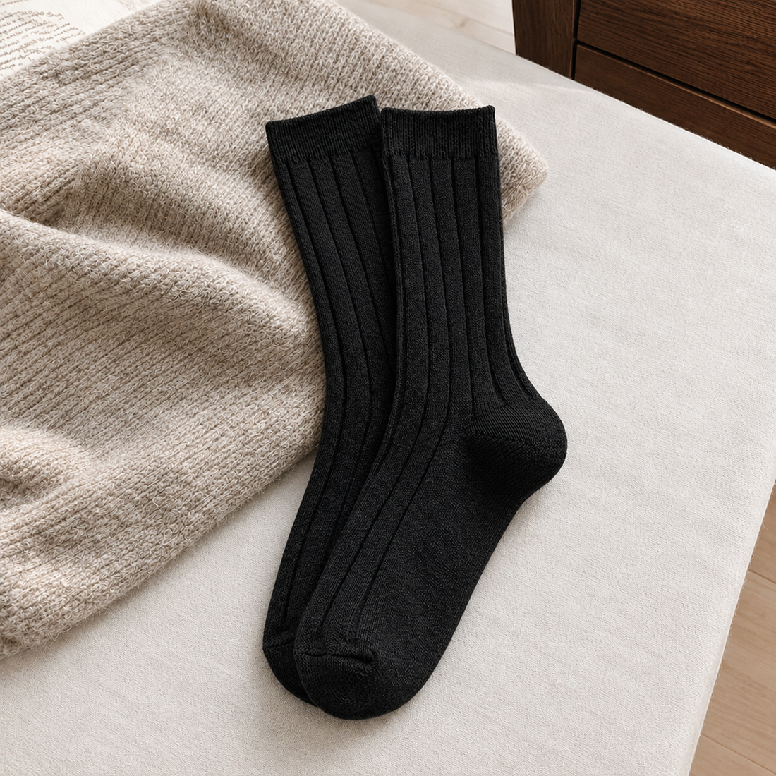 Alina-Marie Ribbed Cashmere Socks - Black