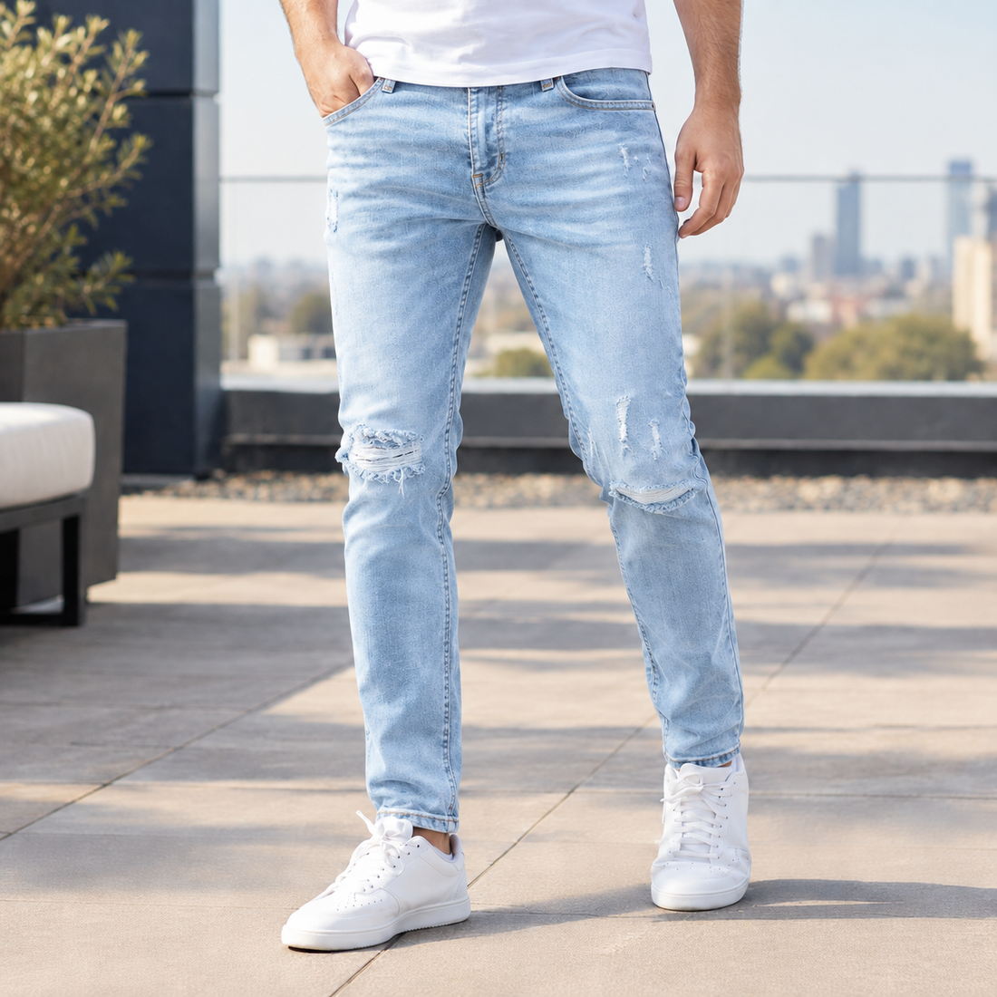 Theodore Distressed Jeans - Light Blue